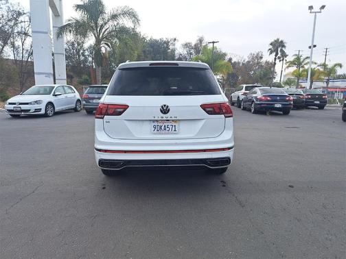 2022 Volkswagen Tiguan 2.0T SE R-Line Black