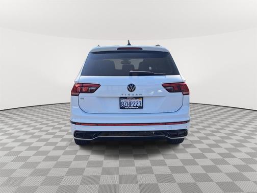 2022 Volkswagen Tiguan 2.0T SE R-Line Black