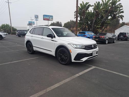 2022 Volkswagen Tiguan 2.0T SE R-Line Black