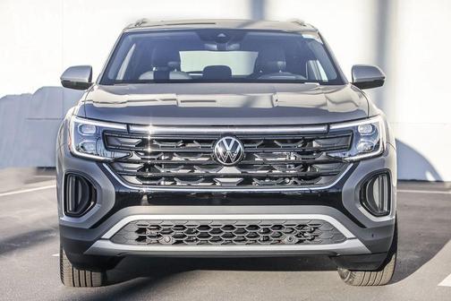 Pure Gray 2026 Volkswagen Atlas Cross Sport 2.0T SEL