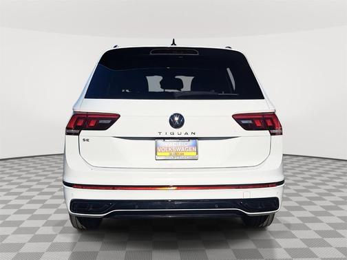 2022 Volkswagen Tiguan 2.0T SE R-Line Black