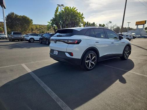 Opal White Pearl Effect 2023 Volkswagen ID.4 Pro S