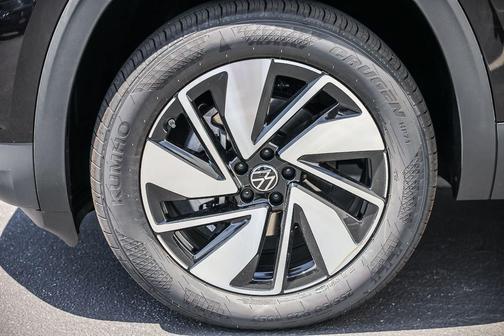 Deep Black 2026 Volkswagen Atlas 2.0T SEL
