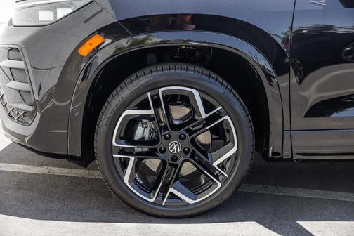 2025 Volkswagen Tiguan 2.0T SEL R-Line
