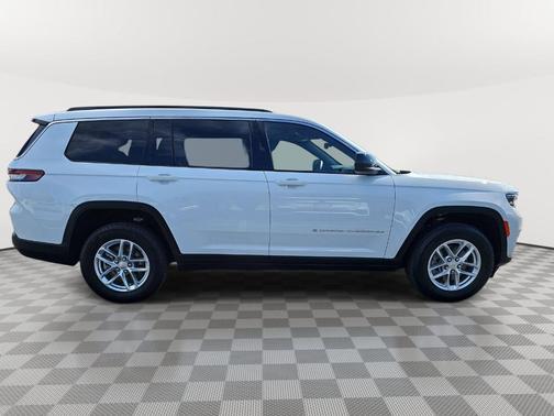 Bright White Clearcoat 2025 Jeep Grand Cherokee L Laredo