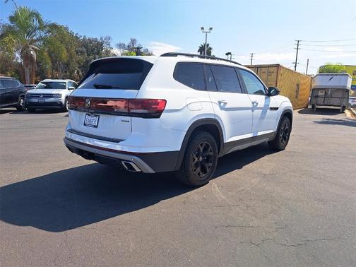 2025 Volkswagen Atlas 2.0T Peak Edition
