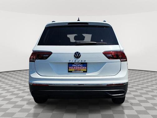 Pure White 2024 Volkswagen Tiguan 2.0T S