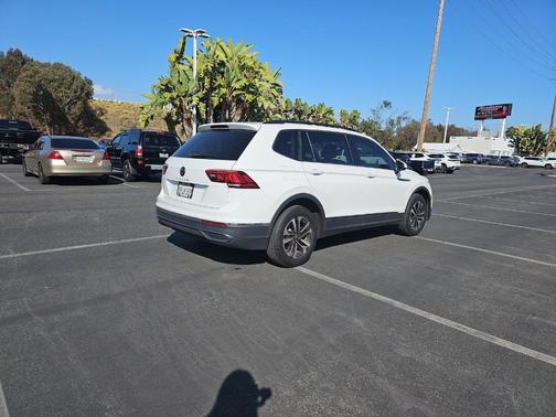 Pure White 2024 Volkswagen Tiguan 2.0T S