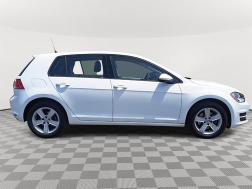 2017 Volkswagen Golf TSI Wolfsburg Edition 4-Door