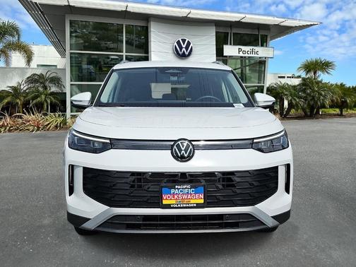 Pure White 2025 Volkswagen Tiguan 2.0T S