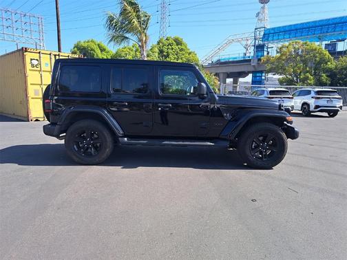 2020 Jeep Wrangler Unlimited Sahara Altitude