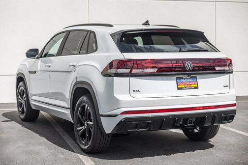 2026 Volkswagen Atlas Cross Sport 2.0T SEL R-Line Black