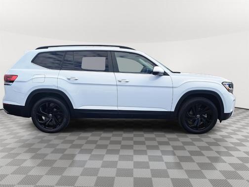 2022 Volkswagen Atlas 2.0T SE w/Technology
