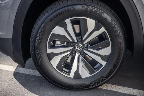 2025 Volkswagen Atlas Cross Sport 2.0T SE