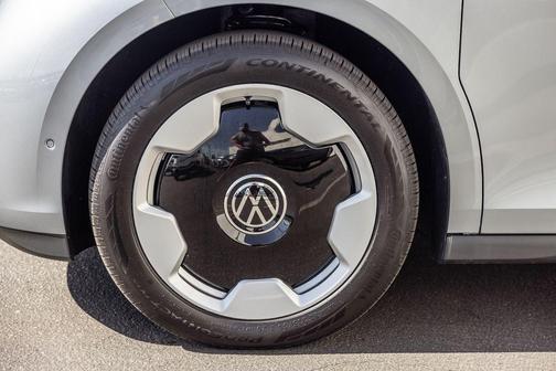 Metro Silver W/Candy White Upper 2025 Volkswagen ID. Buzz Pro S Plus