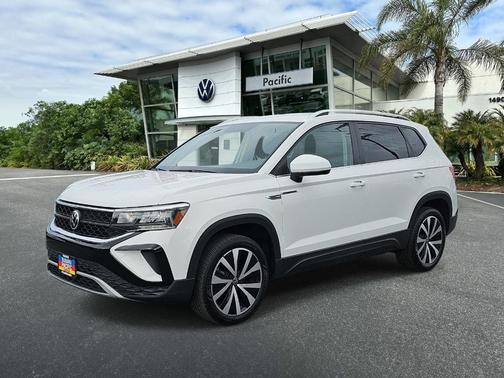 Pure White 2022 Volkswagen Taos 1.5T SE