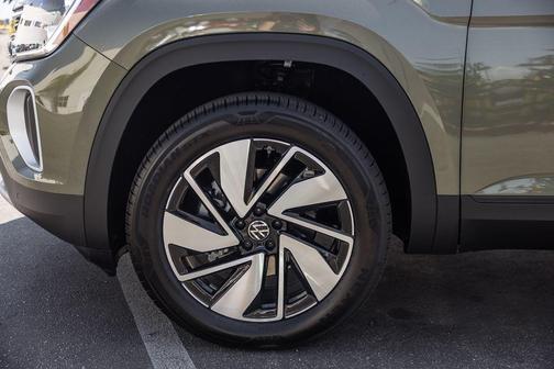 Avocado Green Pearl 2026 Volkswagen Atlas 2.0T SE W/TECHNOLOGY
