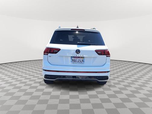 2022 Volkswagen Tiguan 2.0T SE R-Line Black