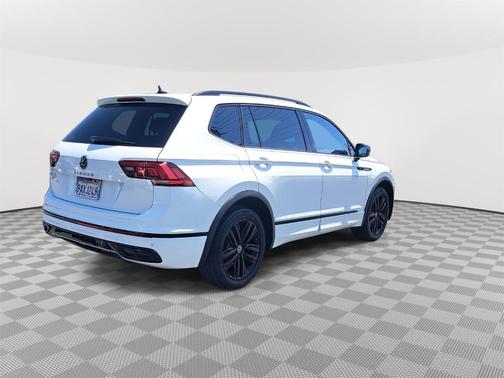 2022 Volkswagen Tiguan 2.0T SE R-Line Black