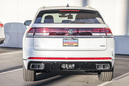 Opal White Pearl 2026 Volkswagen Atlas Cross Sport 2.0T SEL Premium R-Line