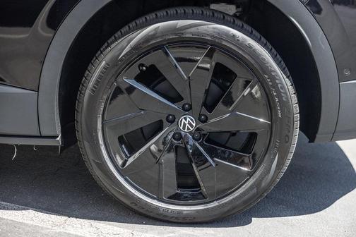 2025 Volkswagen ID.4 Pro