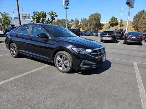 Deep Black Pearl Effect 2023 Volkswagen Jetta 1.5T SE
