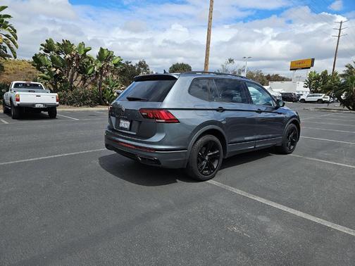 Platinum Gray Metallic 2023 Volkswagen Tiguan 2.0T SE R-Line Black