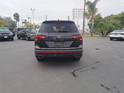 2022 Volkswagen Tiguan 2.0T SE R-Line Black