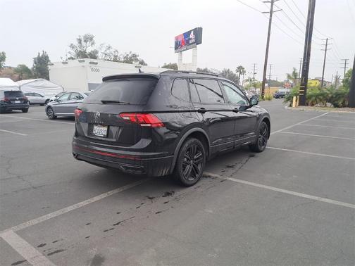 2022 Volkswagen Tiguan 2.0T SE R-Line Black