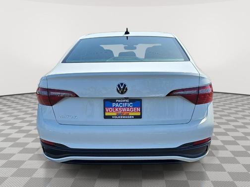 Pure White 2022 Volkswagen Jetta 1.5T Sport