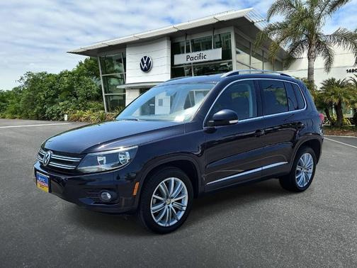 Deep Black Pearl 2014 Volkswagen Tiguan Auto SEL