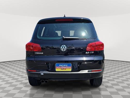 Deep Black Pearl 2014 Volkswagen Tiguan Auto SEL