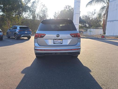 2022 Volkswagen Tiguan 2.0T SE R-Line Black