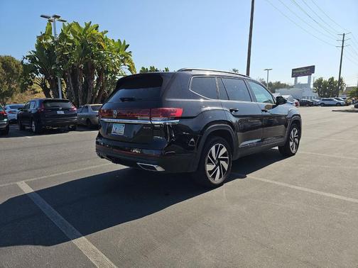 2024 Volkswagen Atlas 2.0T SE