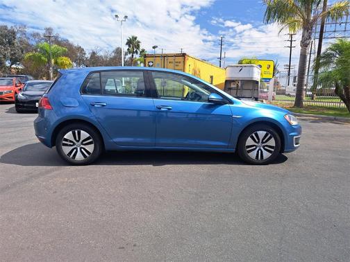 2016 Volkswagen e-Golf SE