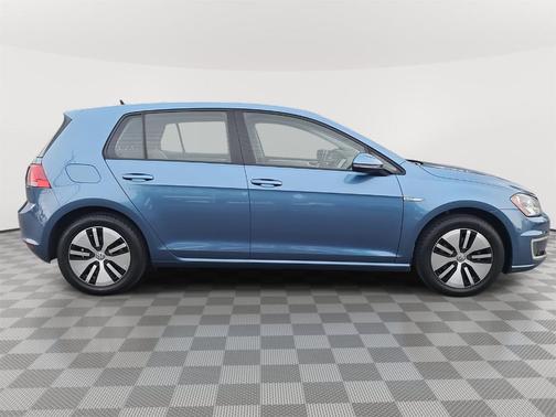 2016 Volkswagen e-Golf SE