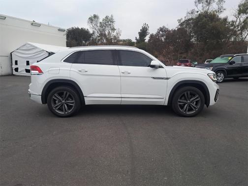 2022 Volkswagen Atlas Cross Sport 2.0T SEL R-Line