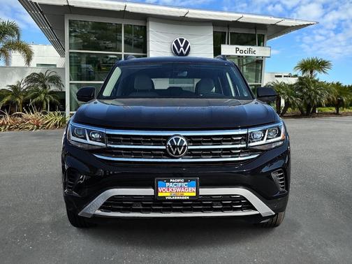 Deep Black Pearl Effect 2023 Volkswagen Atlas 3.6L SE w/Technology