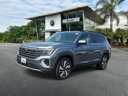 Platinum Gray Metallic 2024 Volkswagen Atlas 2.0T SE