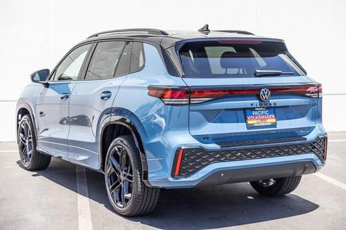2025 Volkswagen Tiguan 2.0T SE R-Line Black