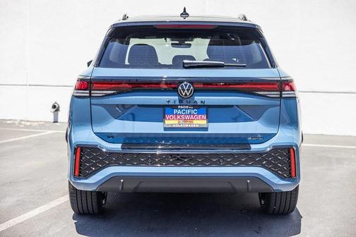 2025 Volkswagen Tiguan 2.0T SE R-Line Black
