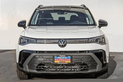 2025 Volkswagen Taos 1.5T SE Black