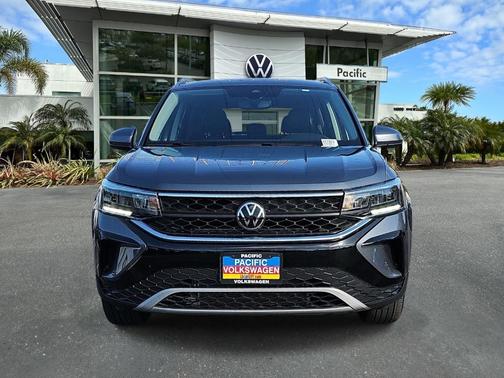 Platinum Gray Metallic 2023 Volkswagen Taos 1.5T SE