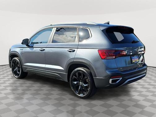 Platinum Gray Metallic 2023 Volkswagen Taos 1.5T SE