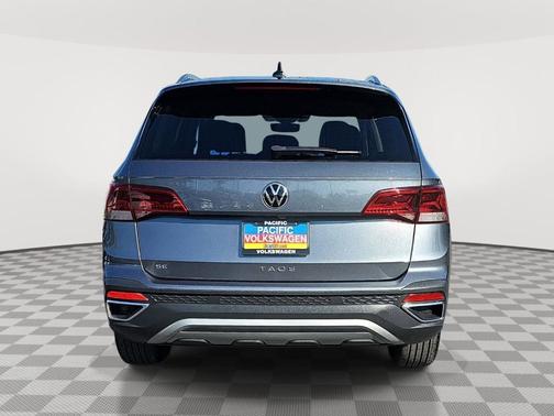 Platinum Gray Metallic 2023 Volkswagen Taos 1.5T SE