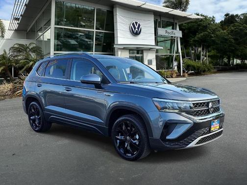 Platinum Gray Metallic 2023 Volkswagen Taos 1.5T SE
