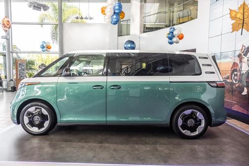 2025 Volkswagen ID. Buzz Pro S Plus