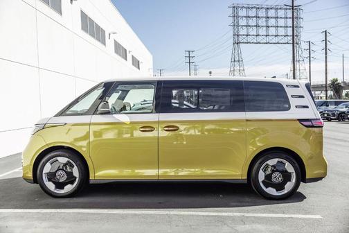 2025 Volkswagen ID. Buzz Pro S Plus