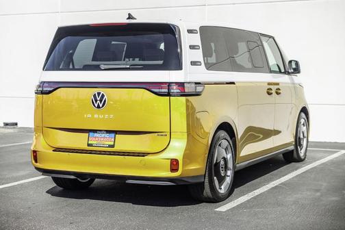 2025 Volkswagen ID. Buzz Pro S Plus