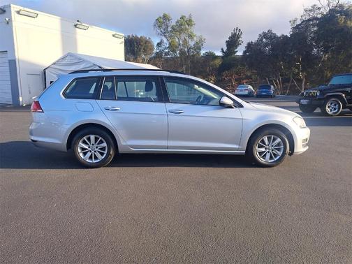 2017 Volkswagen Golf SportWagen TSI S
